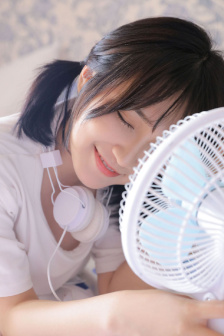 校服太透了R头凸出来了